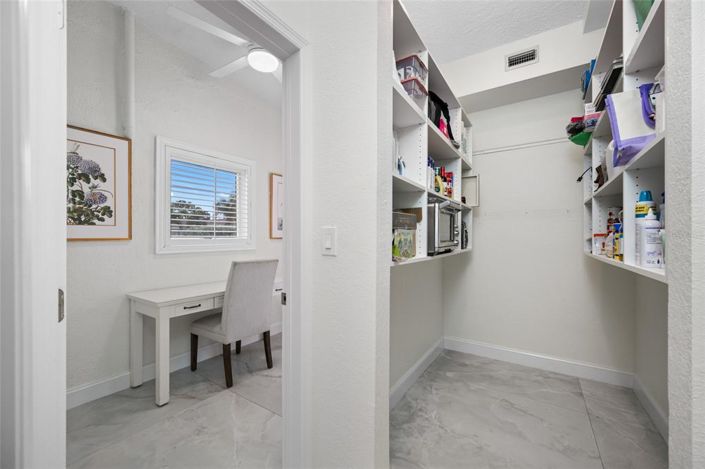 Image No.12-3 Bed Property for sale