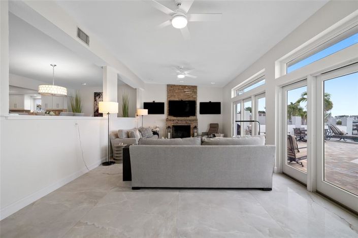 Image No.20-3 Bed Property for sale