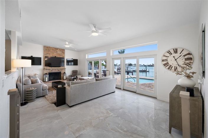 Image No.22-3 Bed Property for sale