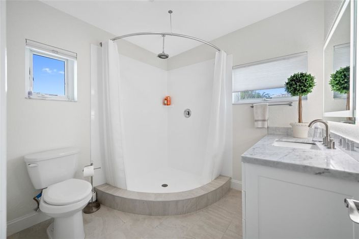 Image No.29-3 Bed Property for sale