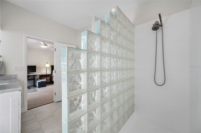 Image No.36-3 Bed Property for sale