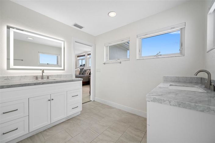 Image No.40-3 Bed Property for sale