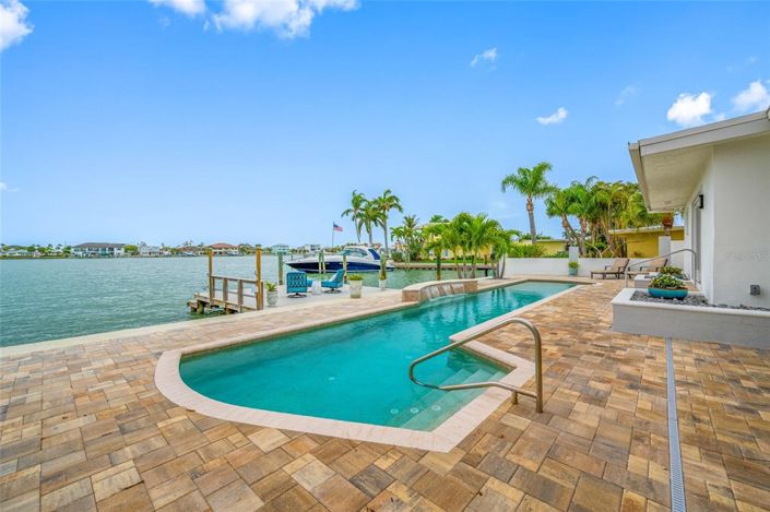 Image No.47-3 Bed Property for sale