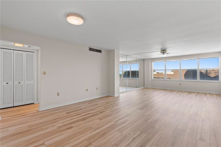 Image No.27-5 Bed Property for sale