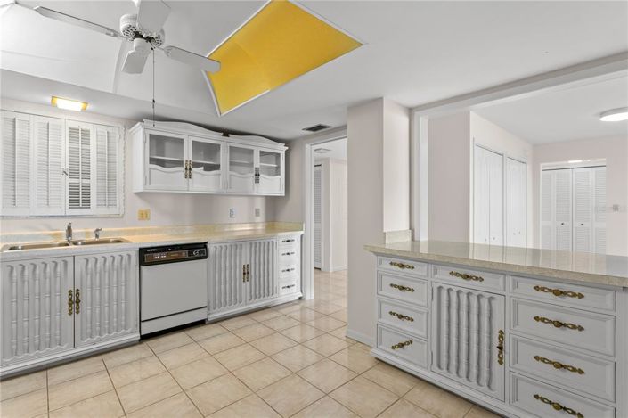 Image No.32-5 Bed Property for sale