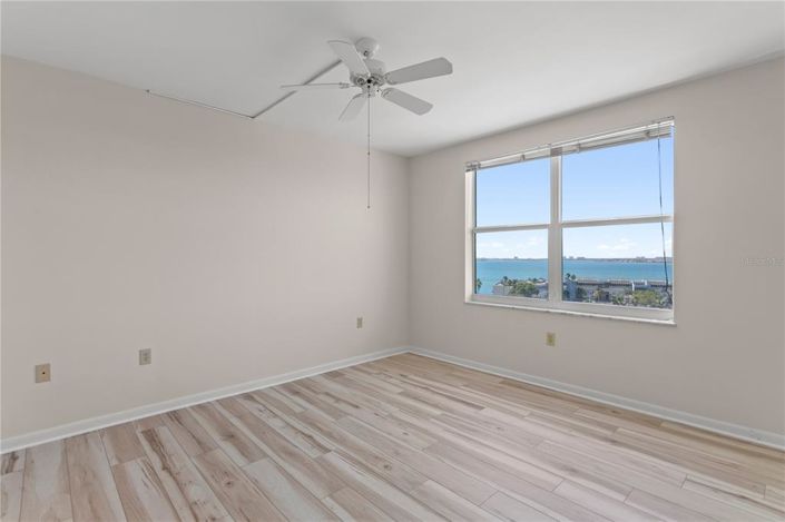 Image No.37-5 Bed Property for sale