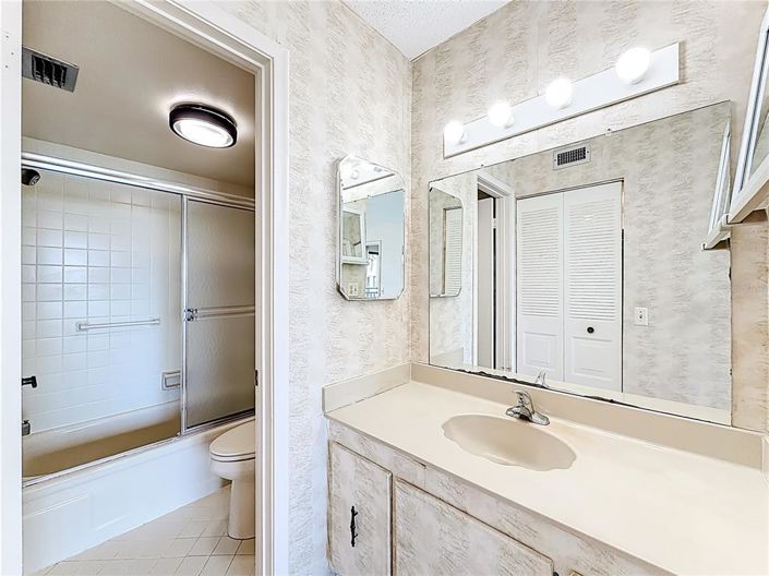 Image No.12-2 Bed Property for sale