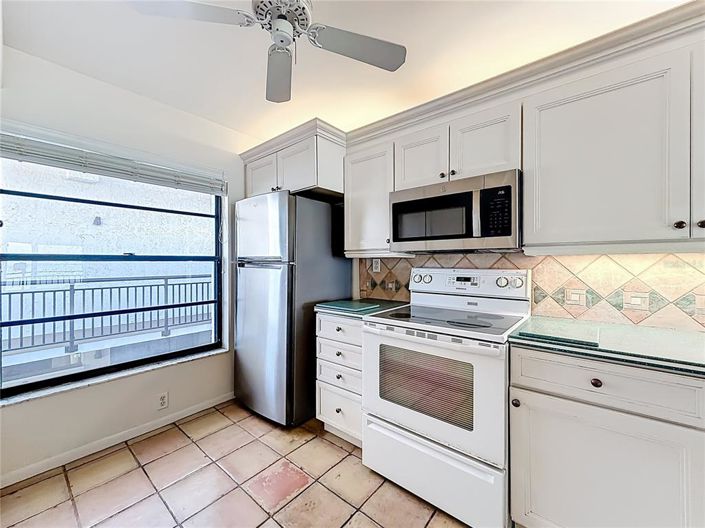 Image No.3-2 Bed Property for sale