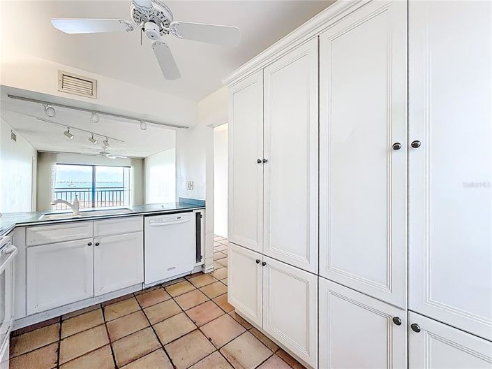 Image No.6-2 Bed Property for sale