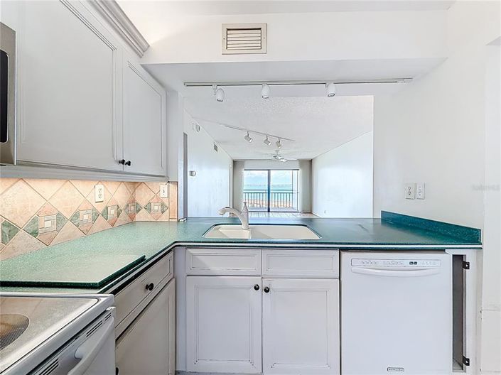 Image No.7-2 Bed Property for sale