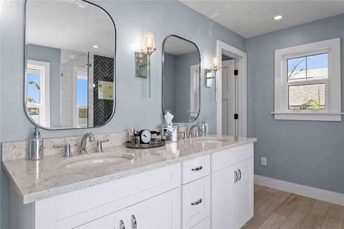 Image No.27-4 Bed Property for sale