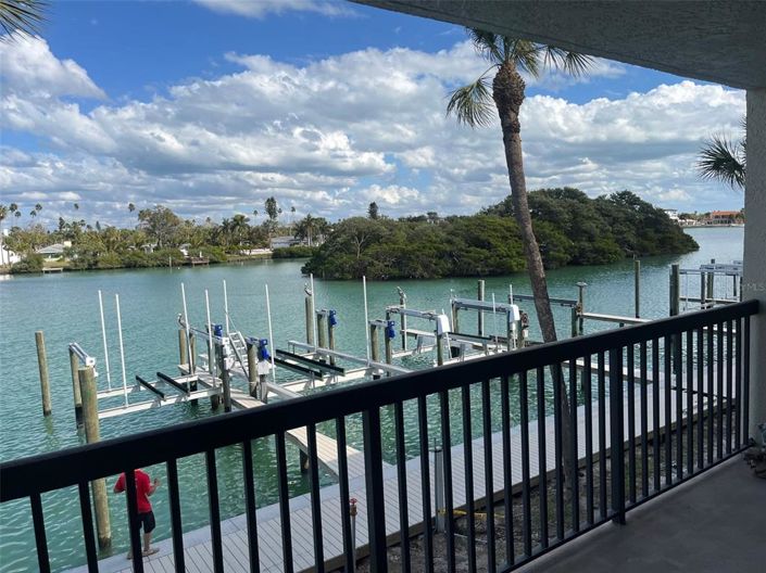 Image No.21-2 Bed Property for sale