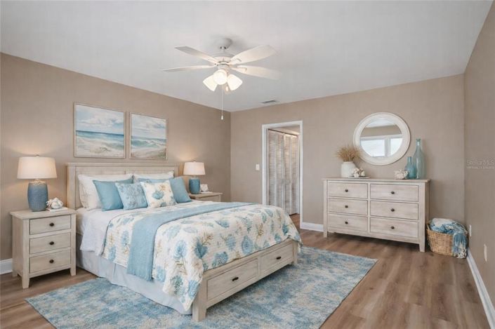 Image No.10-2 Bed Property for sale