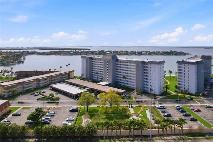 Image No.17-2 Bed Property for sale