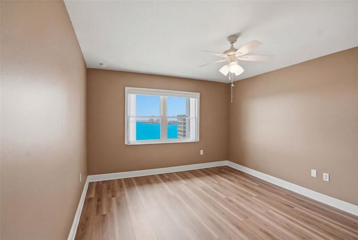 Image No.30-2 Bed Property for sale