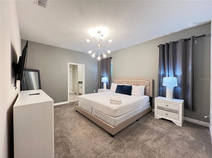 Image No.31-8 Bed Property for sale