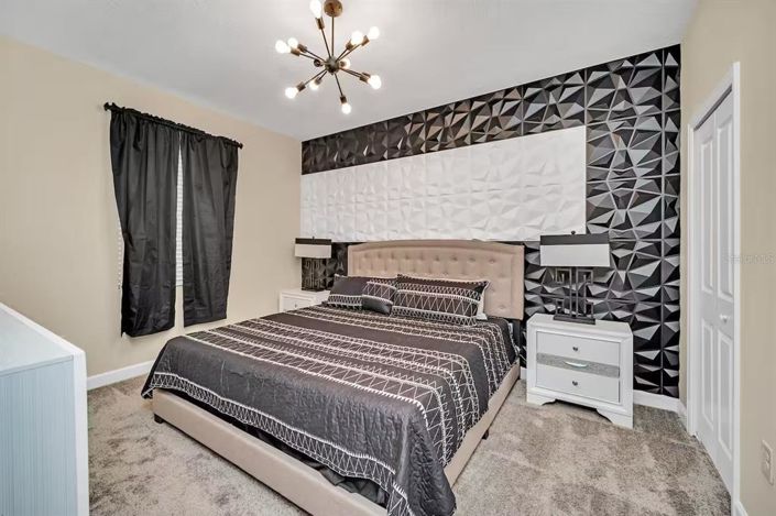 Image No.33-8 Bed Property for sale