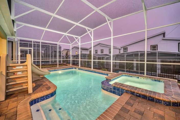 Image No.4-8 Bed Property for sale