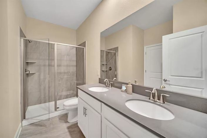 Image No.40-8 Bed Property for sale