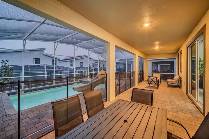 Image No.7-8 Bed Property for sale