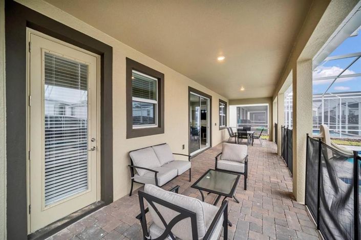 Image No.9-8 Bed Property for sale