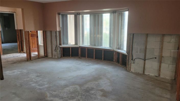 Image No.3-3 Bed Property for sale