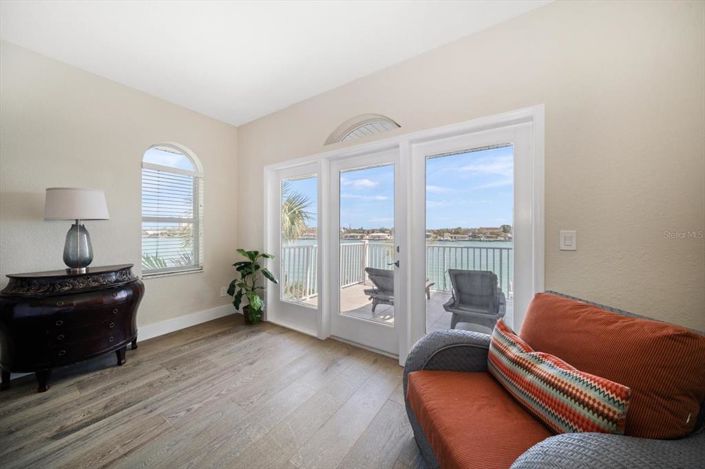 Image No.27-3 Bed Property for sale