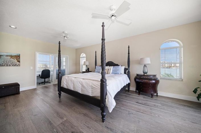 Image No.34-3 Bed Property for sale