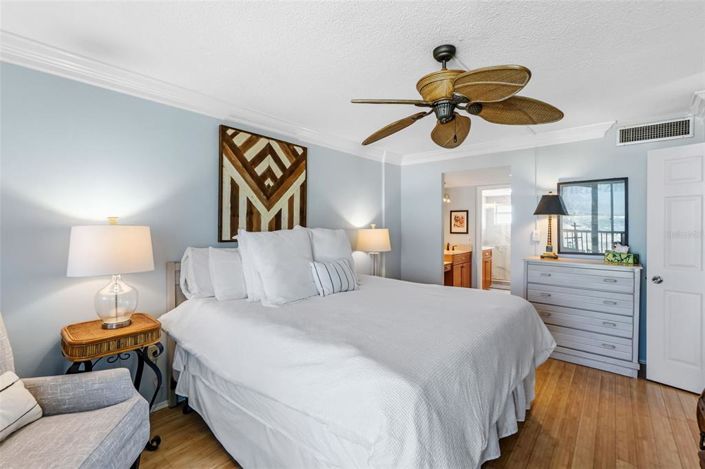 Image No.30-2 Bed Property for sale