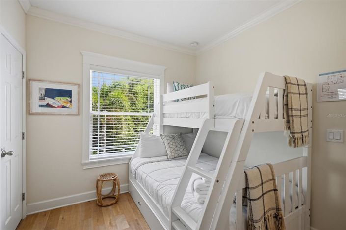 Image No.29-3 Bed Property for sale