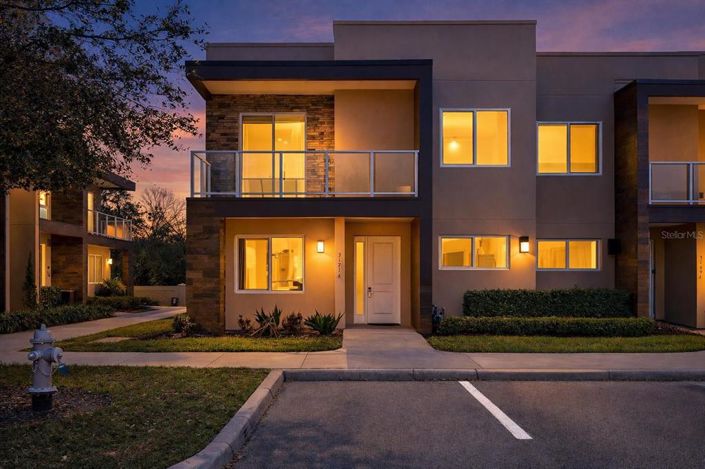 Image No.2-4 Bed Townhouse for sale