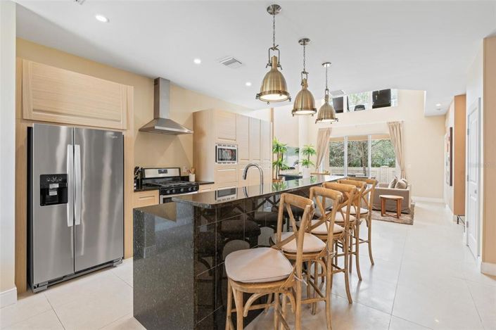 Image No.36-4 Bed Townhouse for sale