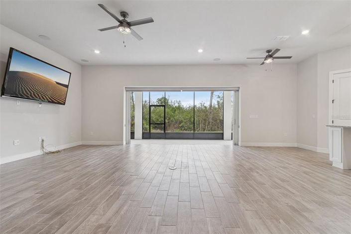 Image No.10-5 Bed Property for sale