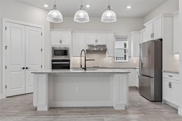 Image No.13-5 Bed Property for sale