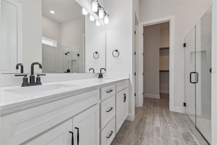 Image No.21-5 Bed Property for sale