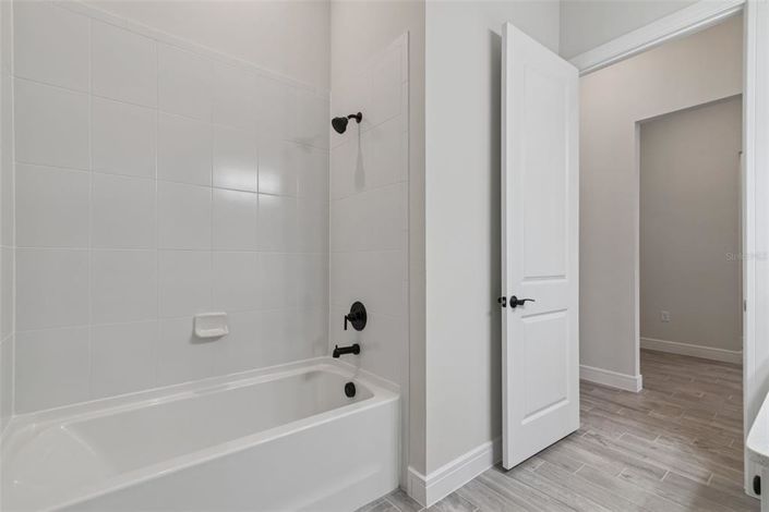 Image No.27-5 Bed Property for sale