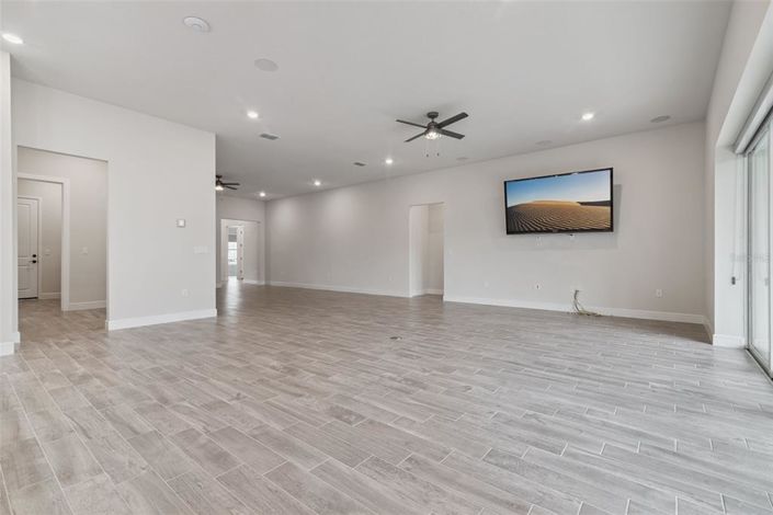 Image No.6-5 Bed Property for sale