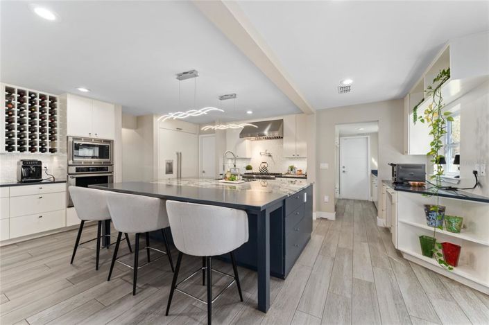 Image No.14-4 Bed Property for sale