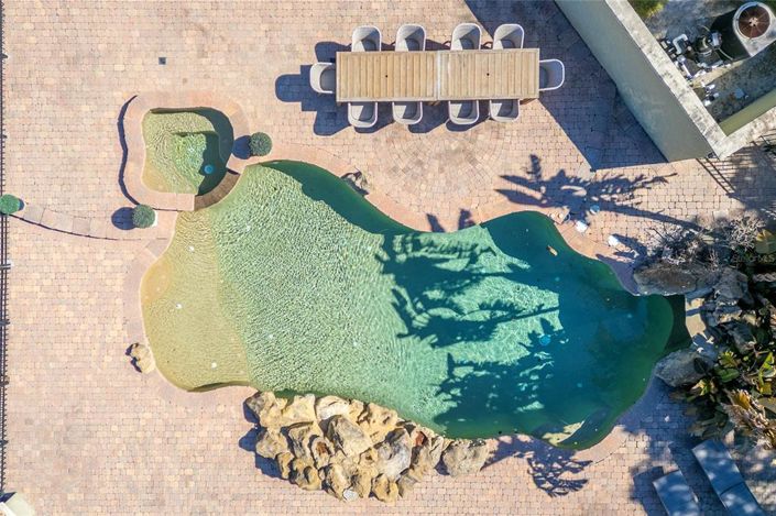 Image No.4-4 Bed Property for sale