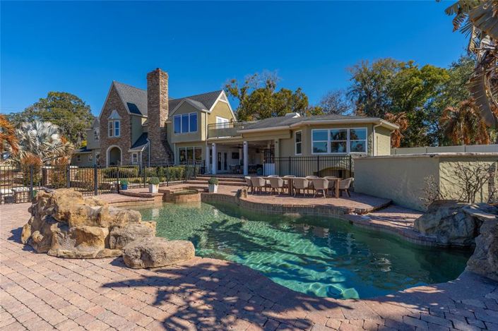 Image No.41-4 Bed Property for sale