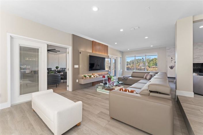 Image No.8-4 Bed Property for sale