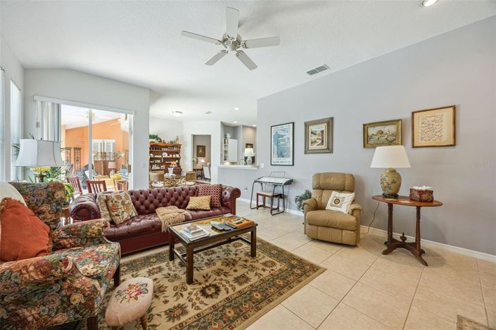 Image No.11-Propriété de 4 chambres à vendre à Orlando