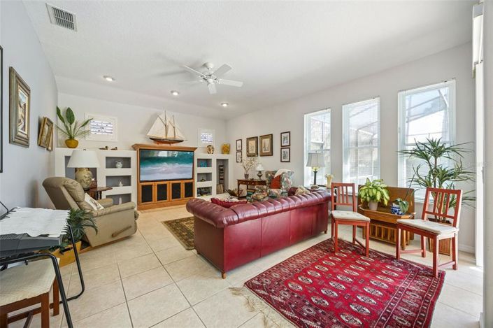 Image No.4-Propriété de 4 chambres à vendre à Orlando