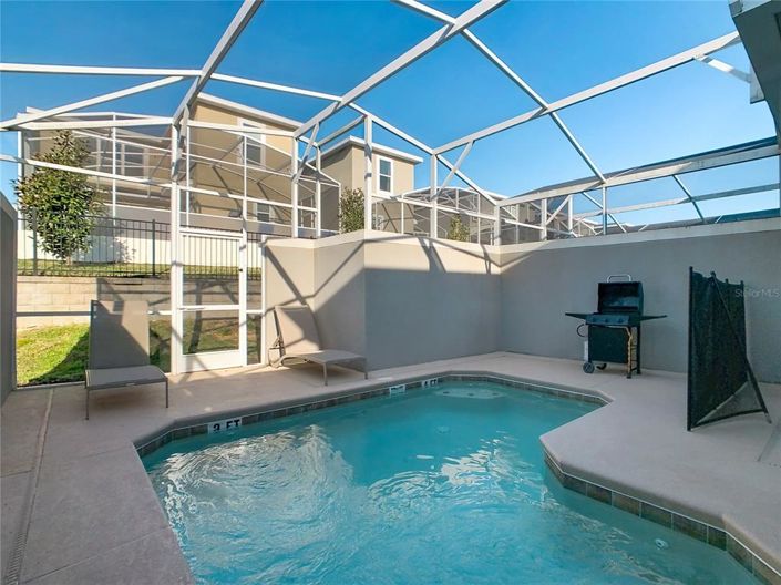 Image No.17-5 Bed Townhouse for sale