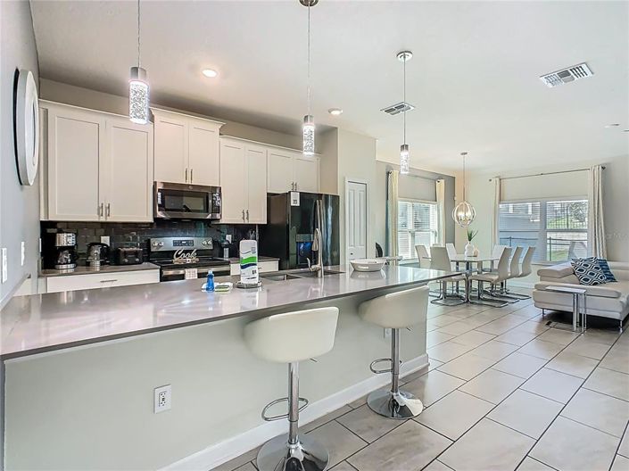 Image No.2-5 Bed Townhouse for sale