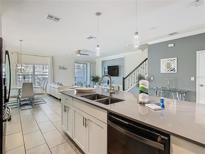 Image No.3-5 Bed Townhouse for sale