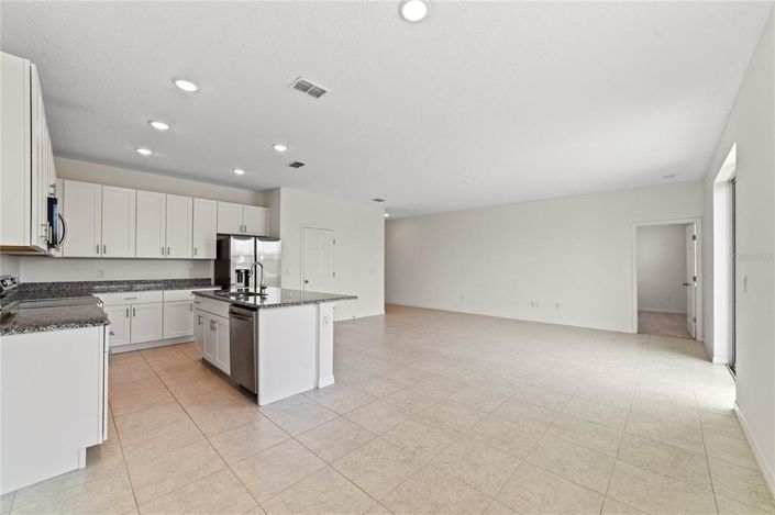 Image No.2-4 Bed Property for sale