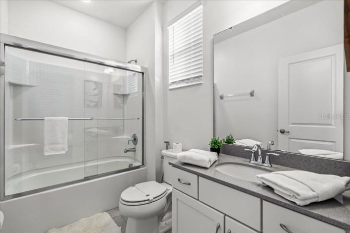 Image No.13-12 Bed Property for sale