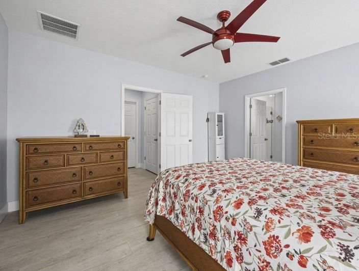 Image No.24-4 Bed Property for sale