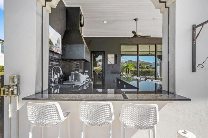 Image No.14-12 Bed Property for sale